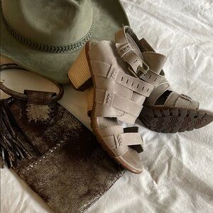Sorel Gray kettle tan Nadia buckle ankle booties sandals 10
